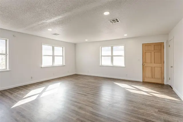 Photo 6 — 8001 Bethel Road, Norman, OK 73026