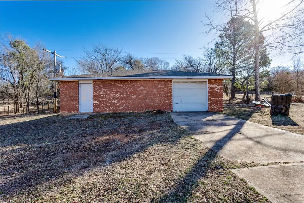 Photo 22 — 8001 Bethel Road, Norman, OK 73026