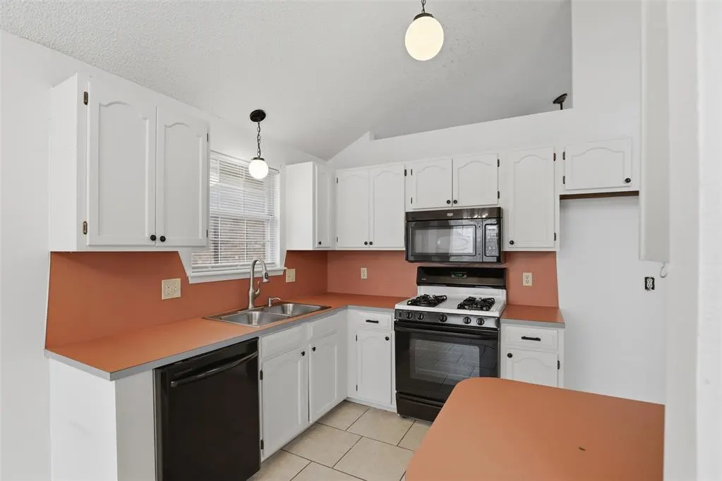 Photo 14 — 11421 Wallace Avenue, Oklahoma City, OK 73162