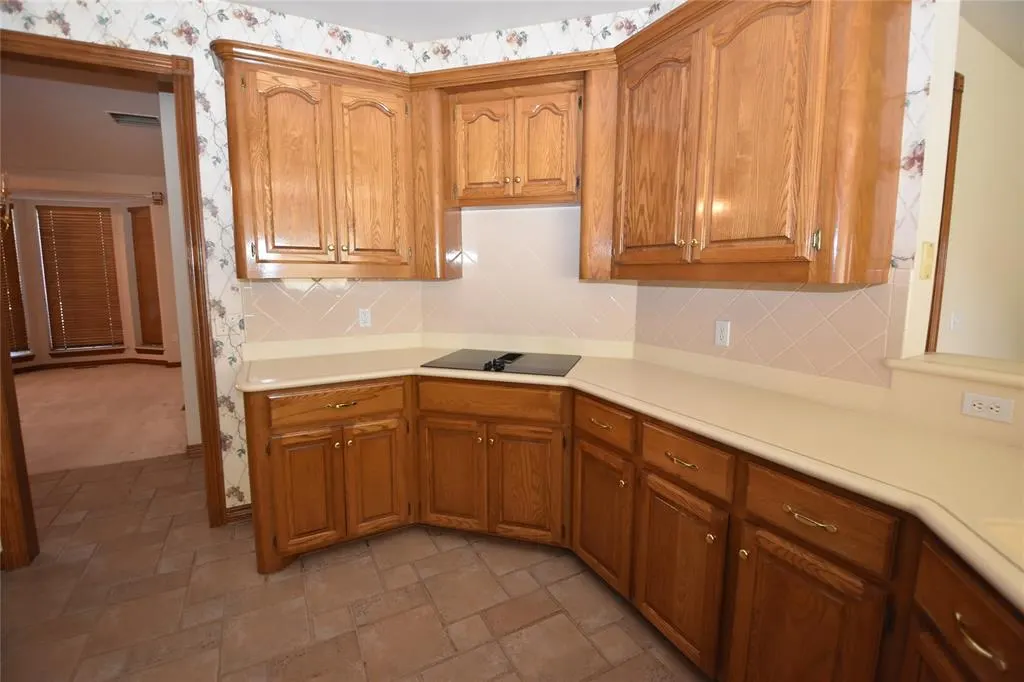 Photo 6 — 12608 Redstone Court, Oklahoma City, OK 73142