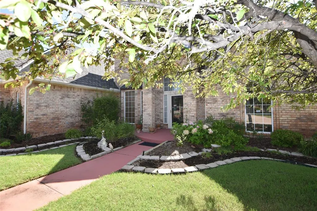 Photo 2 — 12608 Redstone Court, Oklahoma City, OK 73142