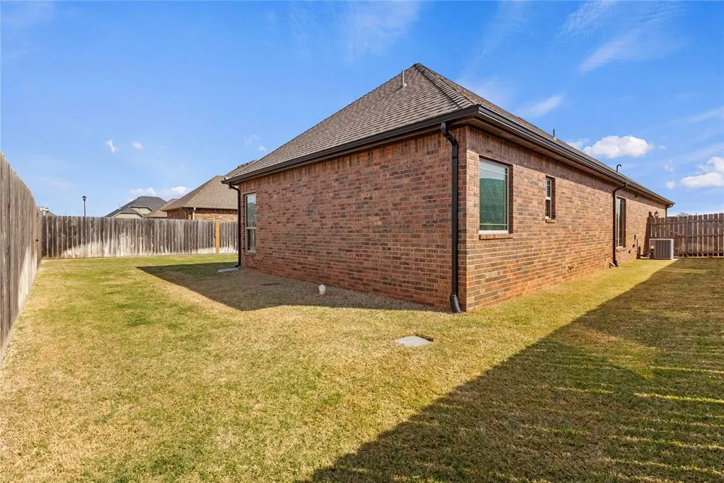 Photo 32 — 917 Freemont Place, Weatherford, OK 73096