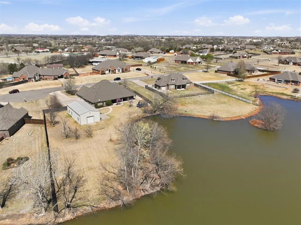 Photo 6 — 3104 Twin Lake Drive, Moore, OK 73165