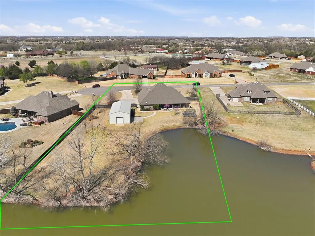 Photo 7 — 3104 Twin Lake Drive, Moore, OK 73165