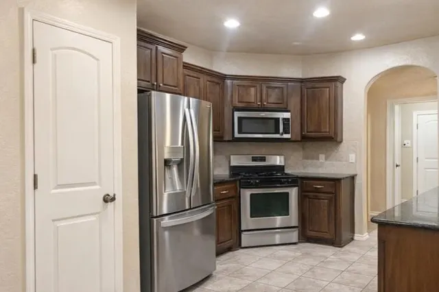 Photo 4 — 832 Carol Ann Place, Moore, OK 73160