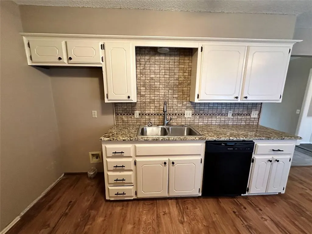 Photo 18 — 2221 NE 8th Street, Moore, OK 73160