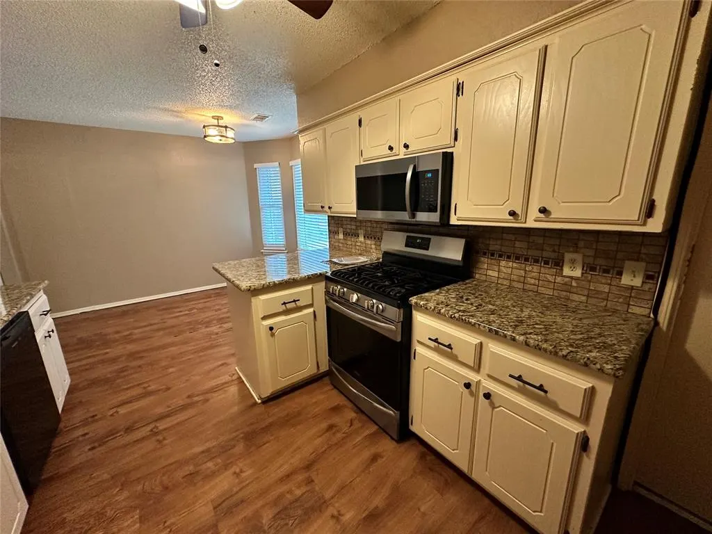 Photo 19 — 2221 NE 8th Street, Moore, OK 73160