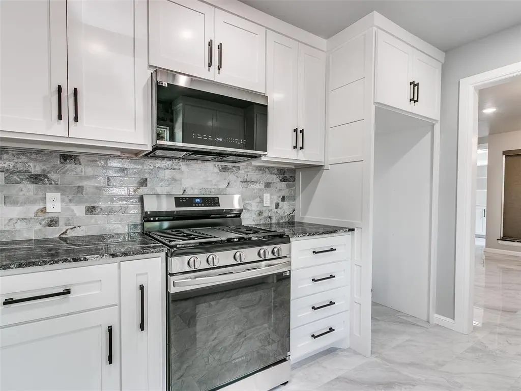 Photo 5 — 6500 N Grand Boulevard 122, Oklahoma City, OK 73116