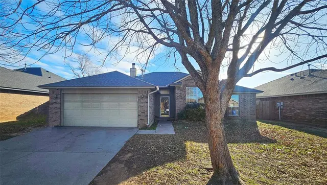 Front exterior — 4117 Gyrfalcon Drive, Norman, OK 73072