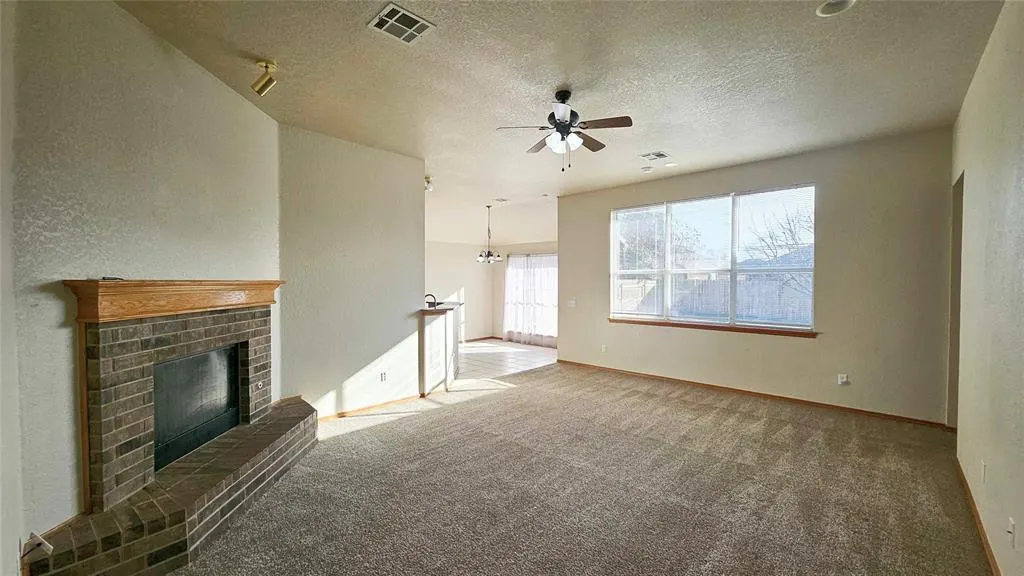Photo 3 — 4117 Gyrfalcon Drive, Norman, OK 73072