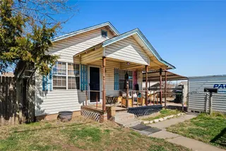Sold home at 501 SE 15th Street