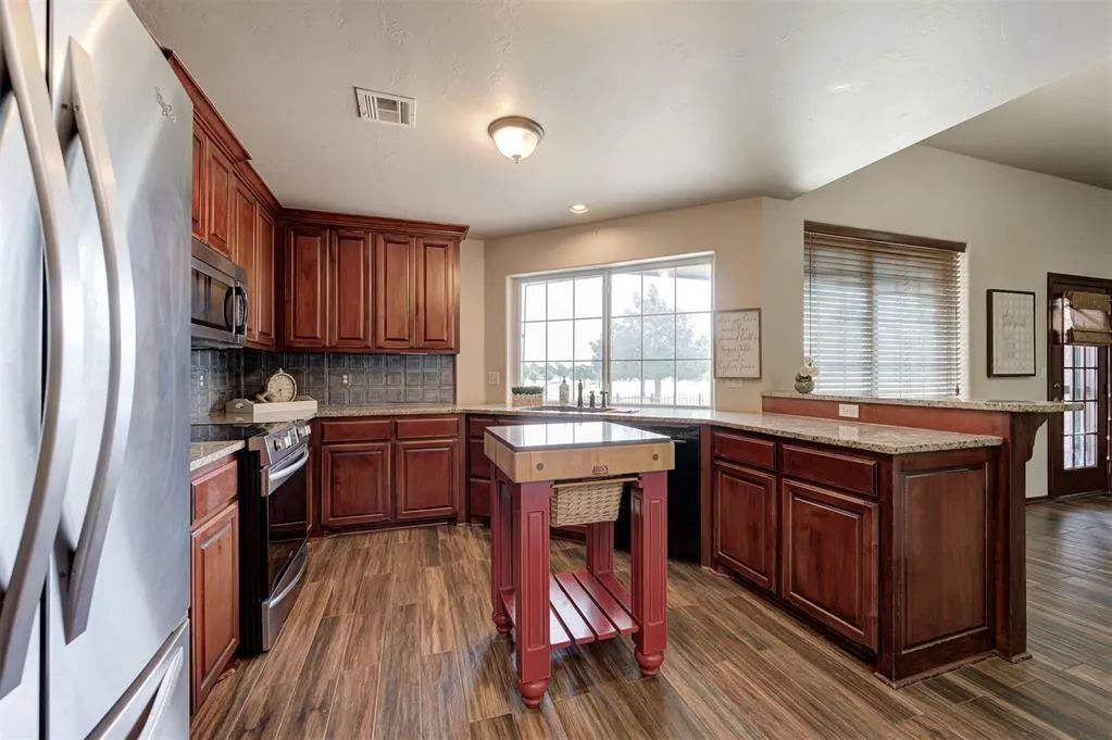 Photo 13 — 1920 Fairway Drive, Guthrie, OK 73044