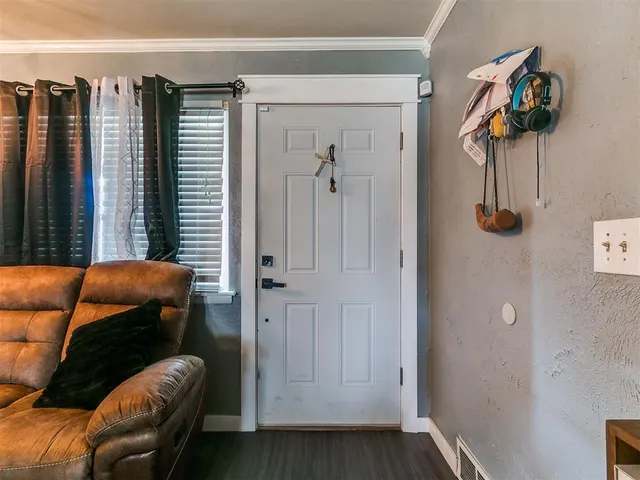 Photo 2 — 3712 NW 58th Terrace, Oklahoma City, OK 73112