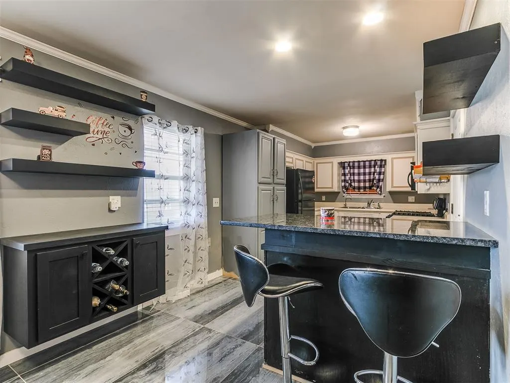 Photo 8 — 3712 NW 58th Terrace, Oklahoma City, OK 73112