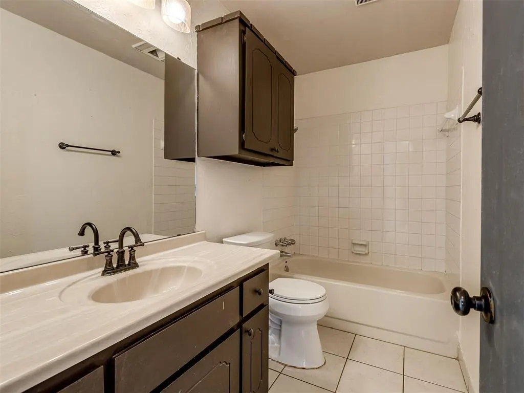Photo 14 — 938 Travis Court, Oklahoma City, OK 73130