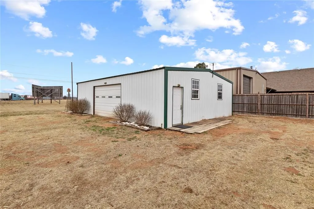 Photo 28 — 24365 Route 66 N, Weatherford, OK 73096