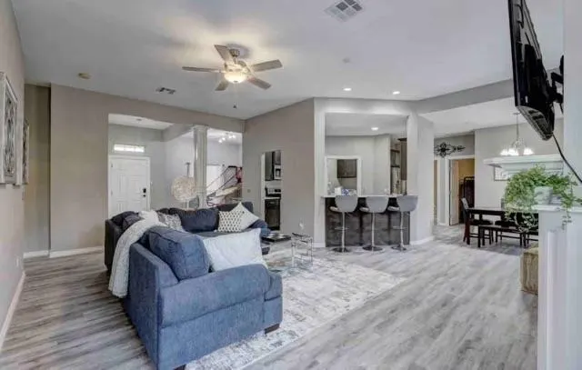 Photo 2 — 829 SW 40th Street, Moore, OK 73160