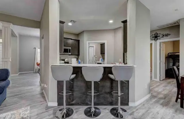 Photo 3 — 829 SW 40th Street, Moore, OK 73160