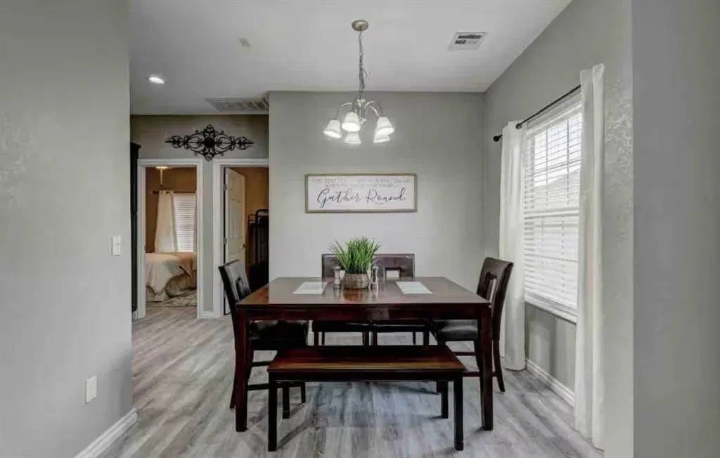 Photo 11 — 829 SW 40th Street, Moore, OK 73160