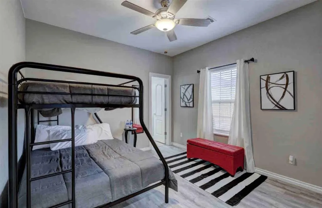 Photo 15 — 829 SW 40th Street, Moore, OK 73160