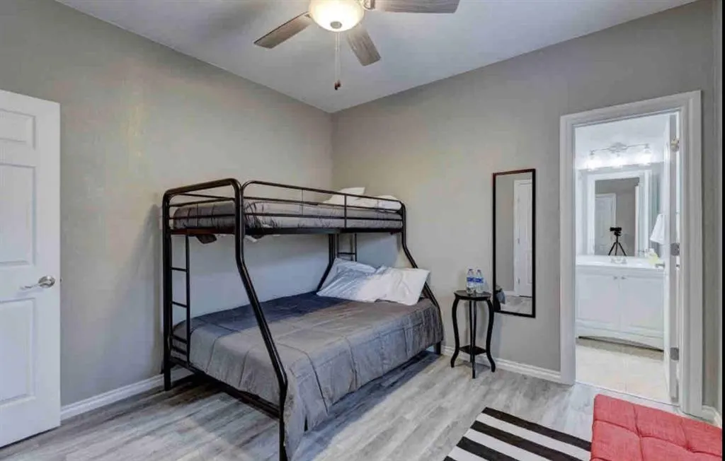 Photo 16 — 829 SW 40th Street, Moore, OK 73160