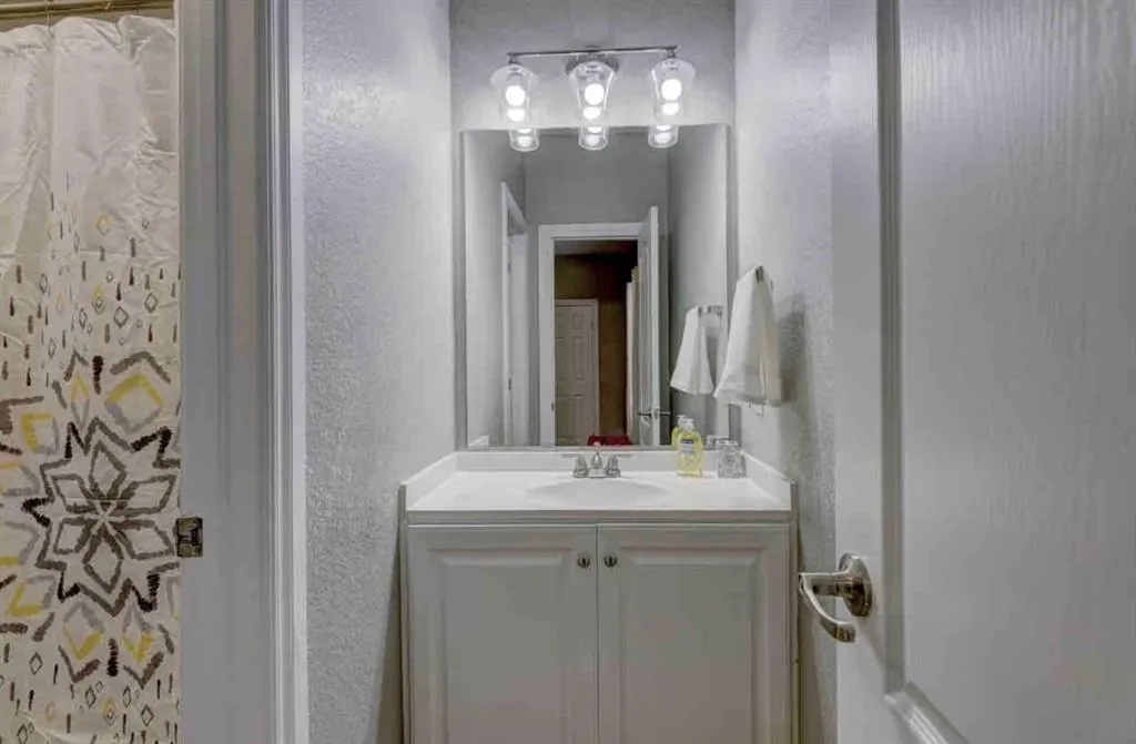 Photo 17 — 829 SW 40th Street, Moore, OK 73160