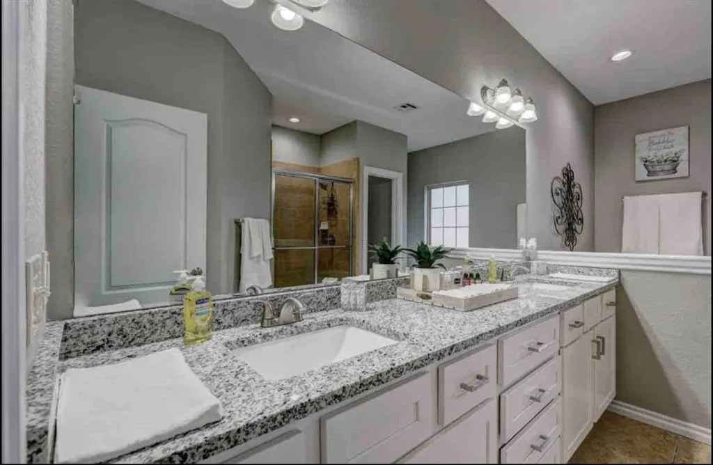 Photo 19 — 829 SW 40th Street, Moore, OK 73160