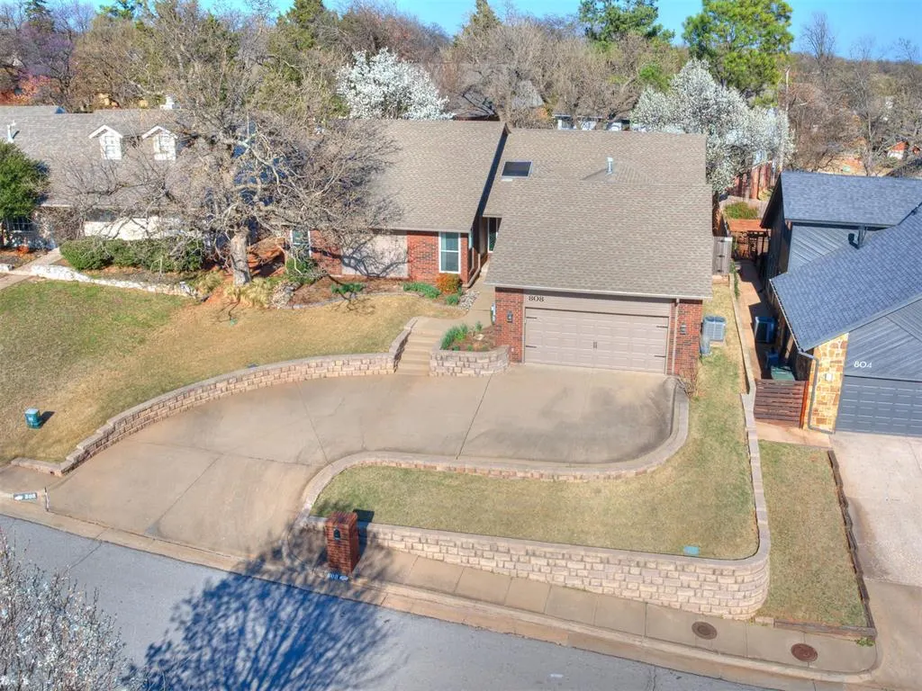 Front exterior — 808 Richmond Road, Edmond, OK 73034