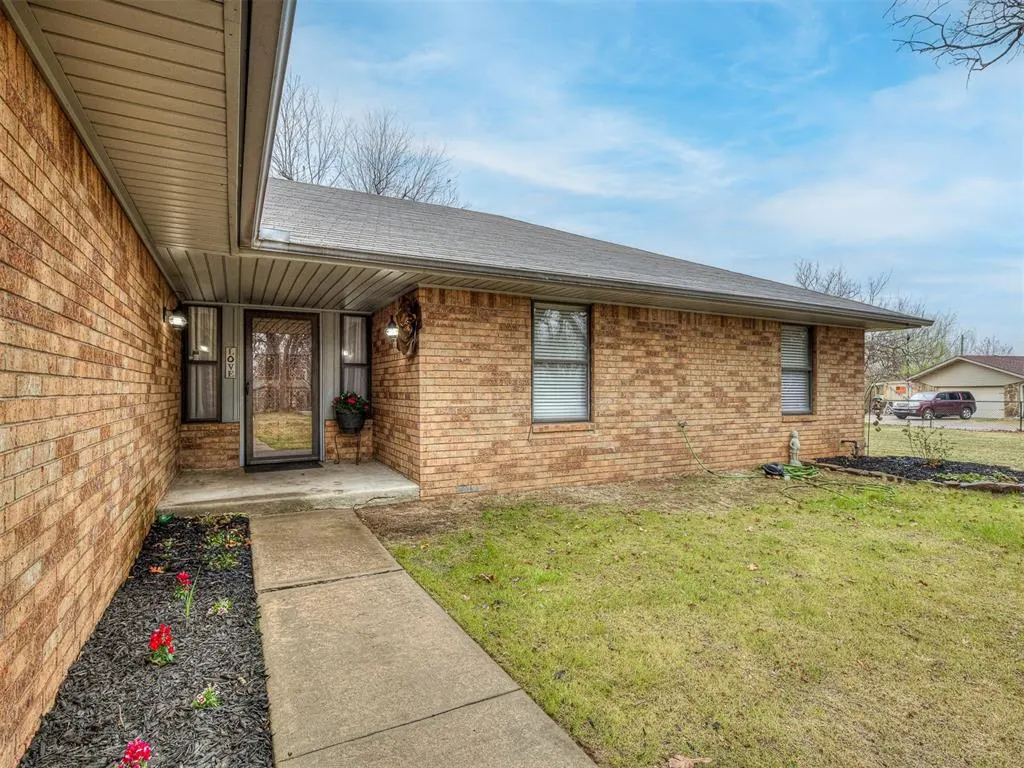 Photo 3 — 515 Ridgecrest Drive, Guthrie, OK 73044