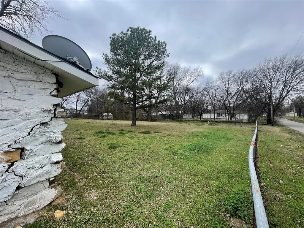 Photo 5 — 1001 SW F Street, Ardmore, OK 73401