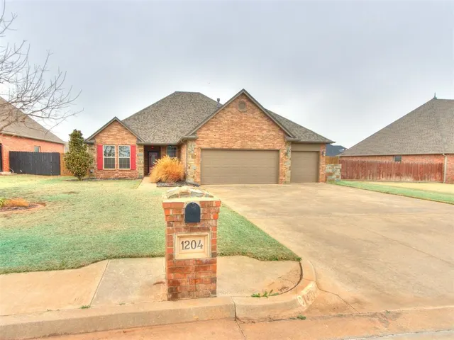 Photo 4 — 1204 Hanna Lane, Kingfisher, OK 73750