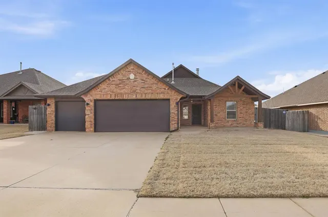 Front exterior — 809 Bobcat Trail, Yukon, OK 73099