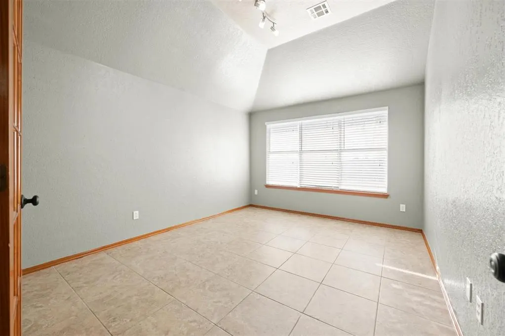 Photo 11 — 14509 Sylena Way, Oklahoma City, OK 73170
