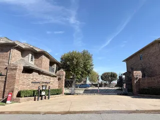 Sold home at 6162 N Brookline Avenue #15