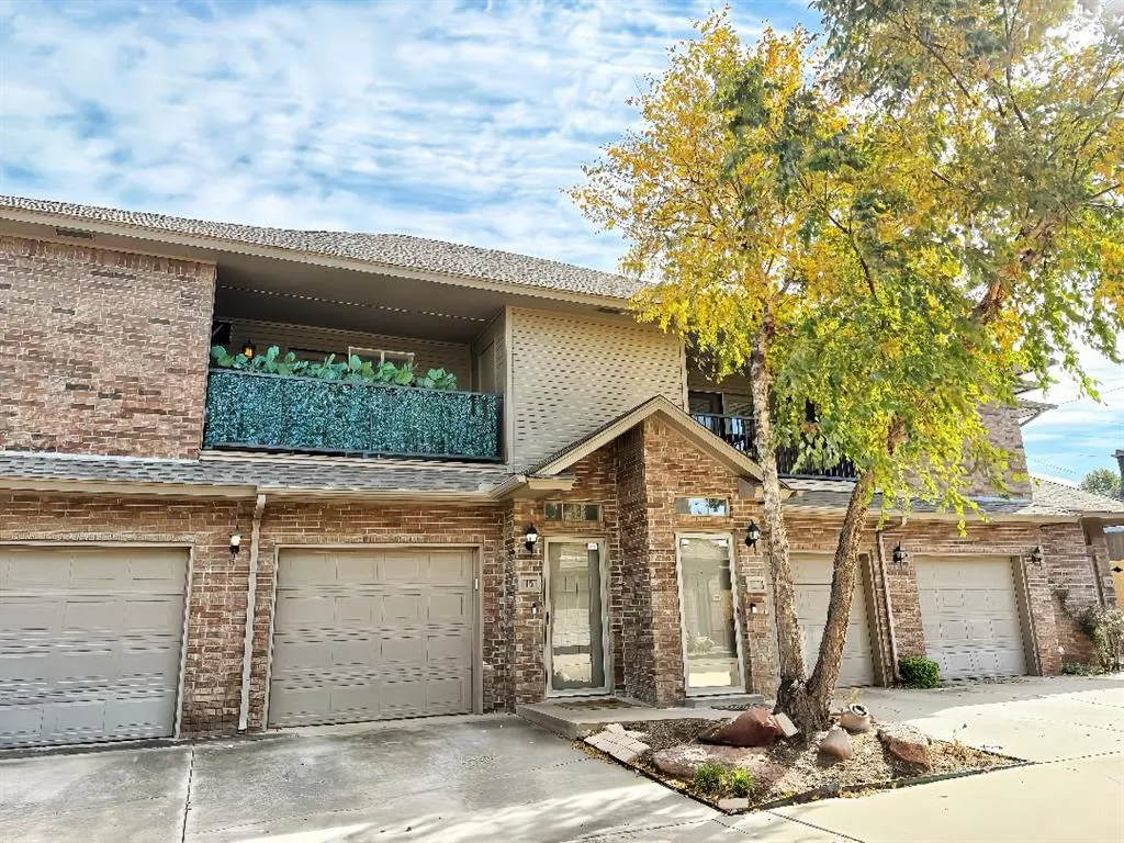Photo 2 — 6162 N Brookline Avenue 15, Oklahoma City, OK 73112
