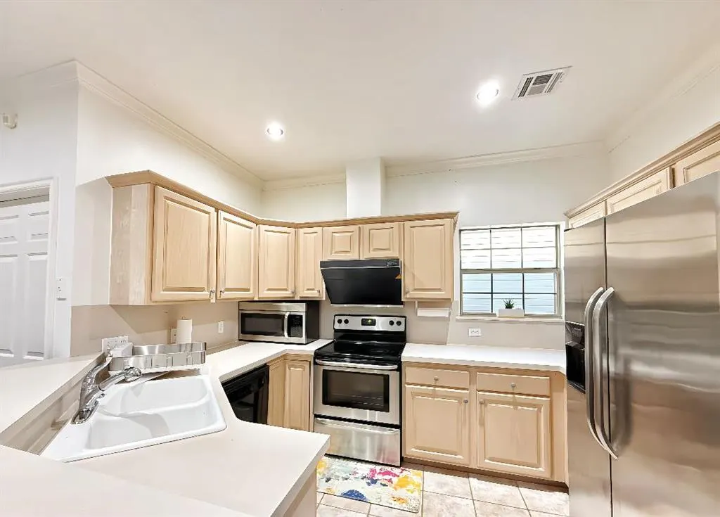 Photo 10 — 6162 N Brookline Avenue 15, Oklahoma City, OK 73112