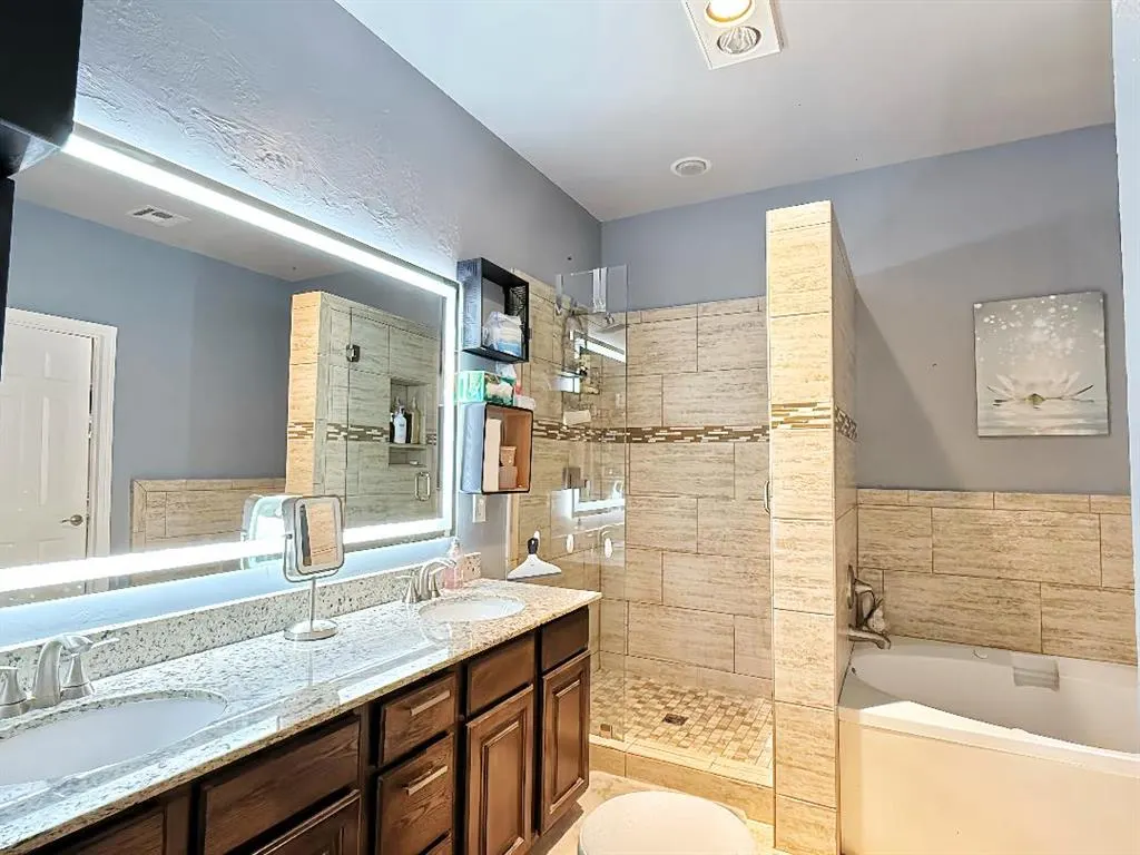 Photo 18 — 6162 N Brookline Avenue 15, Oklahoma City, OK 73112
