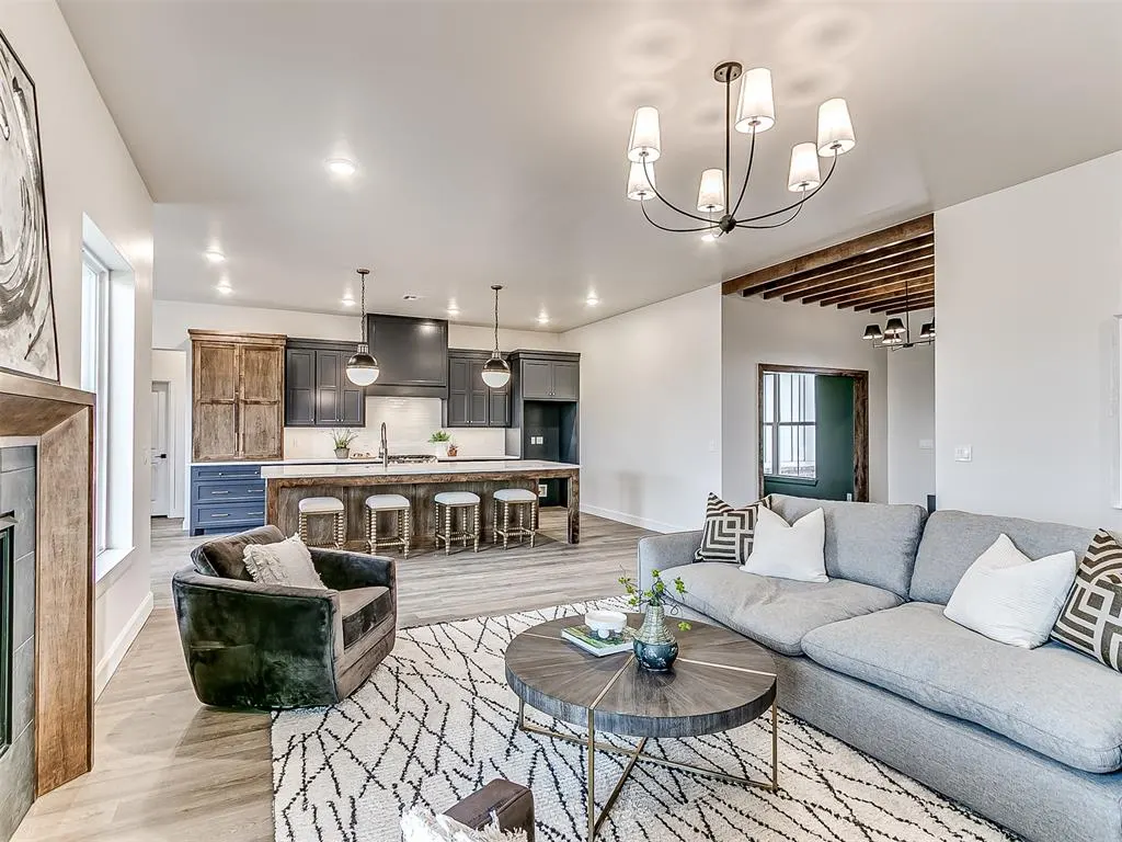 Photo 11 — 2541 S May Avenue, Guthrie, OK 73044