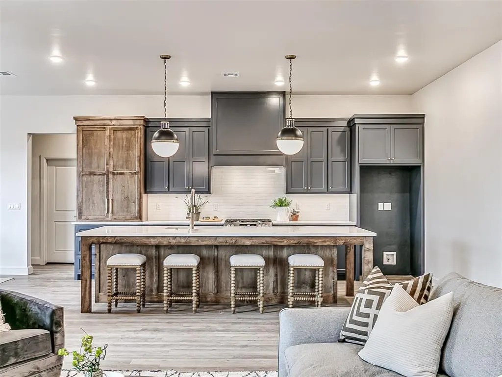 Photo 12 — 2541 S May Avenue, Guthrie, OK 73044