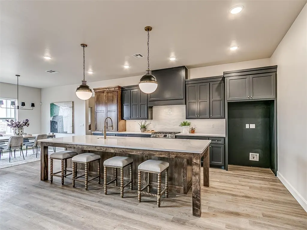 Photo 13 — 2541 S May Avenue, Guthrie, OK 73044