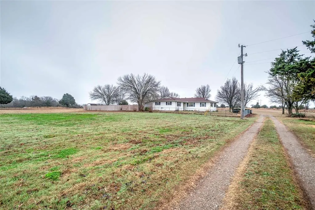 Photo 31 — 352529 E 850 Road, Stroud, OK 74079