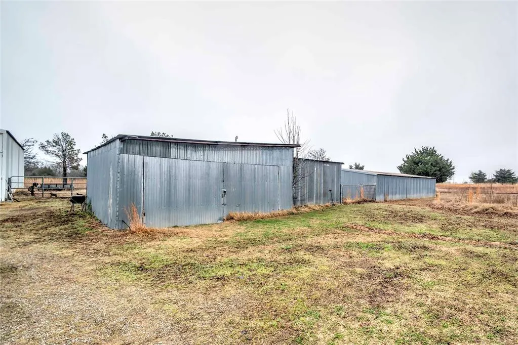 Photo 33 — 352529 E 850 Road, Stroud, OK 74079