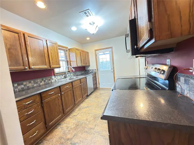 Photo 8 — 808 Hoover Street, Seminole, OK 74868