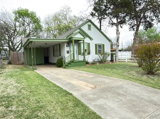 Photo 2 — 808 Hoover Street, Seminole, OK 74868