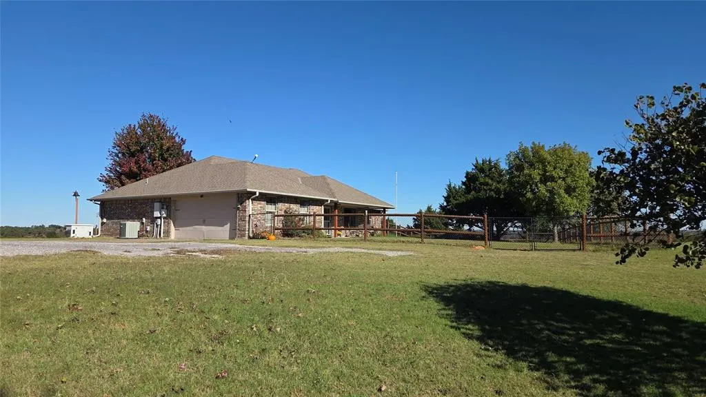 Photo 3 — 14140 County Road 1130, Lookeba, OK 73053