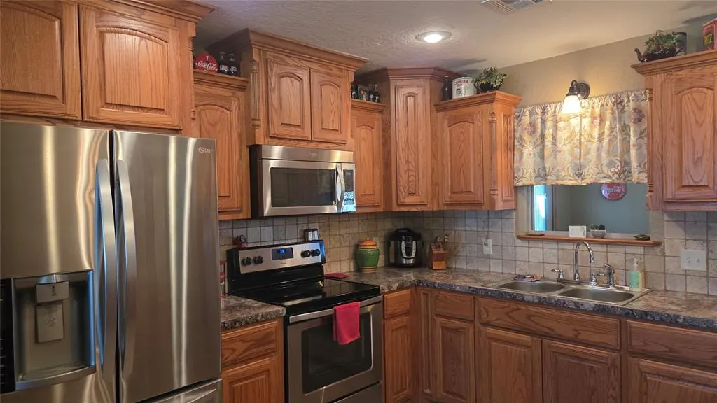 Photo 10 — 14140 County Road 1130, Lookeba, OK 73053