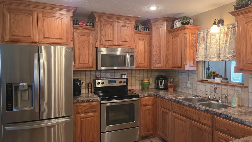 Photo 11 — 14140 County Road 1130, Lookeba, OK 73053
