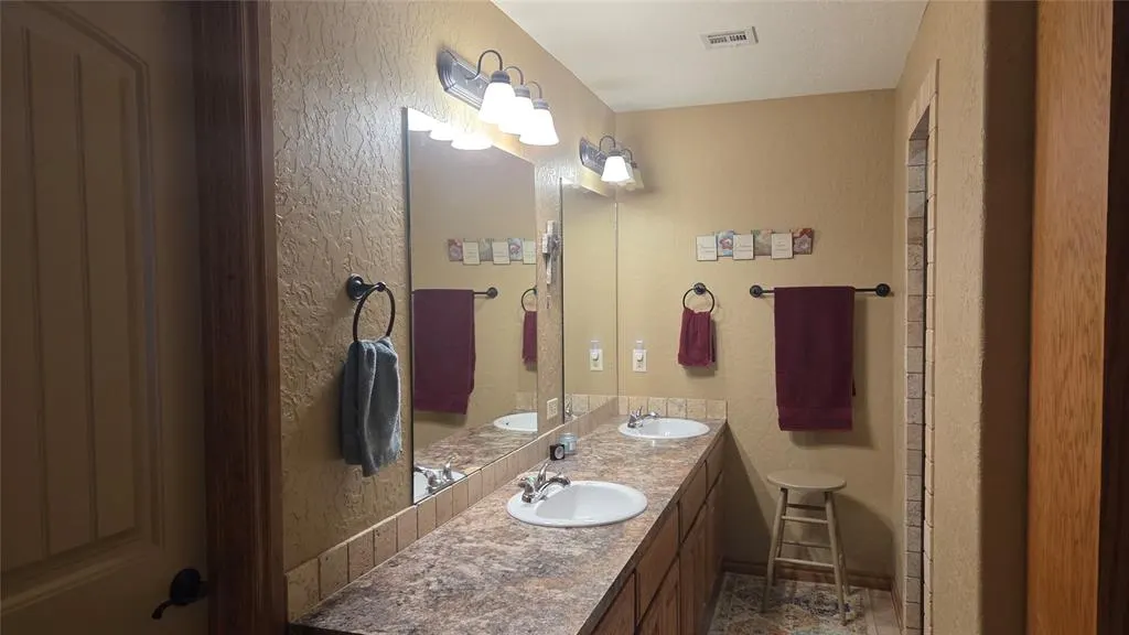 Photo 15 — 14140 County Road 1130, Lookeba, OK 73053