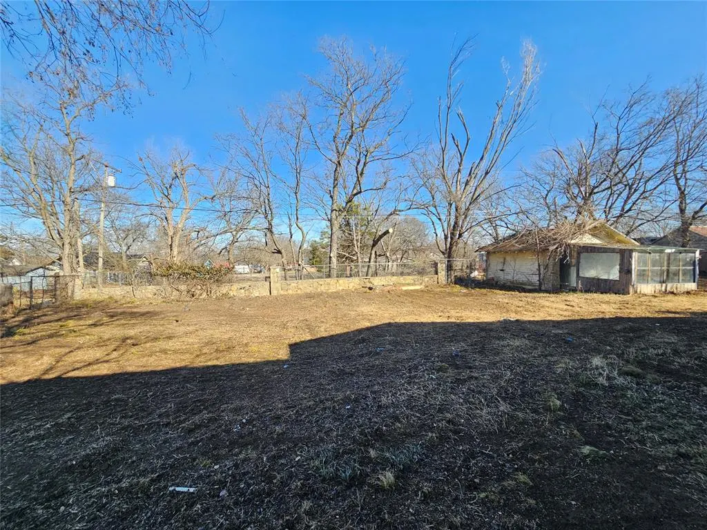 Photo 14 — 310 E Oklahoma Avenue, Sulphur, OK 73086
