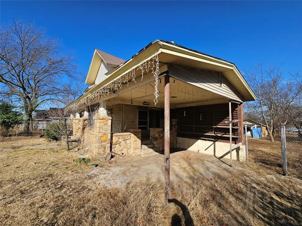 Photo 26 — 310 E Oklahoma Avenue, Sulphur, OK 73086